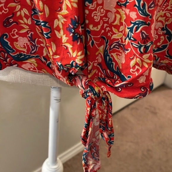 ❤️TORRID • Lenny Bell Sleeve Tie-Front Top - Picture 5 of 12